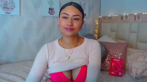 Snapshot of nathalierose_1 chatting on 05-16-26, 09:28 Nathalie Rose online show from 05-16-26, 09:28