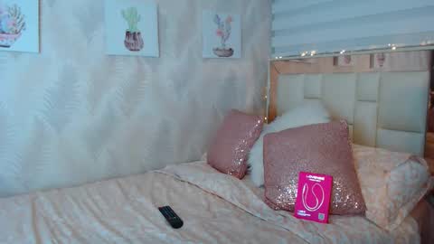 Snapshot of nathalierose_1 chatting on 05-23-26, 09:24 Nathalie Rose online show from 05-23-26, 09:24