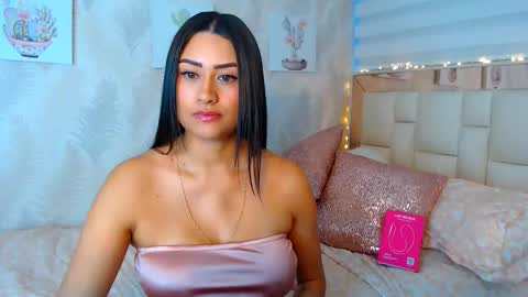 Snapshot of nathalierose_1 chatting on 06-07-26, 10:52 Nathalie Rose online show from 06-07-26, 10:52