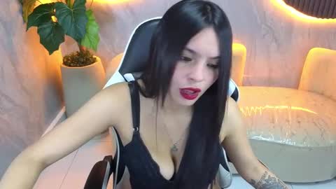 Snapshot of nathaly_tp chatting on 11-13-25, 12:48 Nathy online show from 11-13-25, 12:48