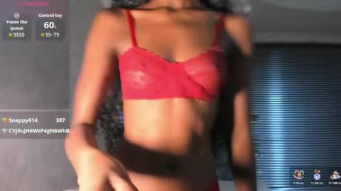 Snapshot of nathalyleen chatting on 05-16-26, 07:45 online show from 05-16-26, 07:45