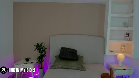 NATHALY  online show from 06-06-26, 10:42