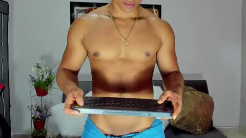 Snapshot of nathan_sexy247 chatting on 09-20-25, 08:21 Nathan online show from 09-20-25, 08:21