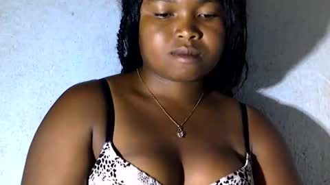 Snapshot of nathy02 chatting on 02-25-25, 08:25 Nathy online show from 02-25-25, 08:25
