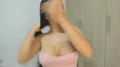 Snapshot of nathyy_garcia chatting on 09-27-25, 05:01 Nathyy online show from 09-27-25, 05:01