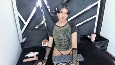 natsumiht online show from 10-14-25, 04:57