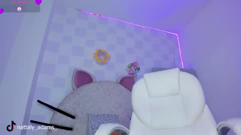Snapshot of nattaly_adams_ chatting on 10-17-25, 08:00 Naty online show from 10-17-25, 08:00