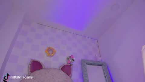 Snapshot of nattaly_adams_ chatting on 10-23-25, 01:16 Naty online show from 10-23-25, 01:16
