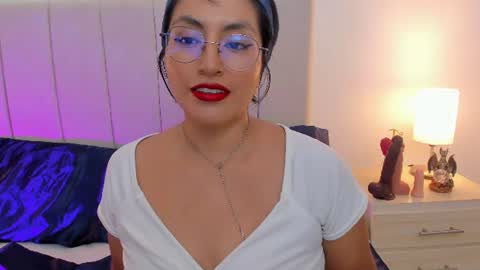 Snapshot of natty_bush chatting on 06-08-26, 08:53 Nathalie online show from 06-08-26, 08:53