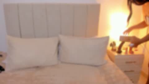 Snapshot of natty_bush chatting on 07-02-26, 08:15 Nathalie online show from 07-02-26, 08:15