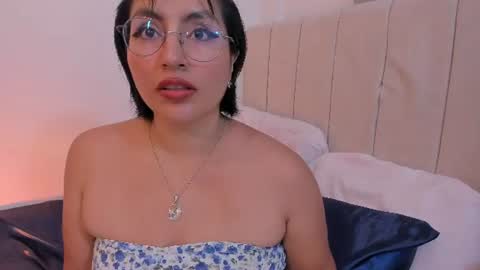 Snapshot of natty_bush chatting on 07-17-26, 08:14 Nathalie online show from 07-17-26, 08:14