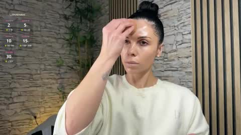 NATTY FIERROS online show from 12-23-25, 06:22