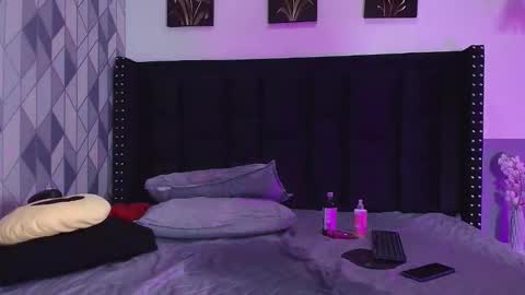 Snapshot of naturaltitss_ chatting on 01-01-25, 10:35 Gwen online show from 01-01-25, 10:35