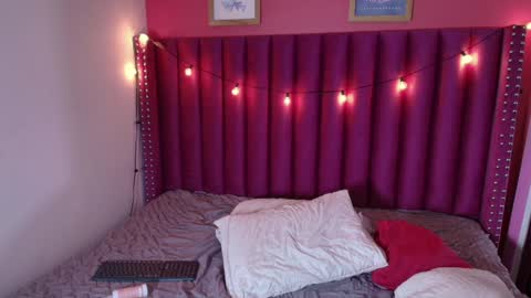 Snapshot of naturaltitss_ chatting on 01-13-25, 12:09 Gwen online show from 01-13-25, 12:09