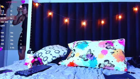 Snapshot of naturaltitss_ chatting on 02-05-25, 07:53 Gwen online show from 02-05-25, 07:53