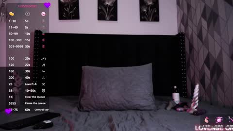 Snapshot of naturaltitss_ chatting on 03-12-25, 04:56 Gwen online show from 03-12-25, 04:56