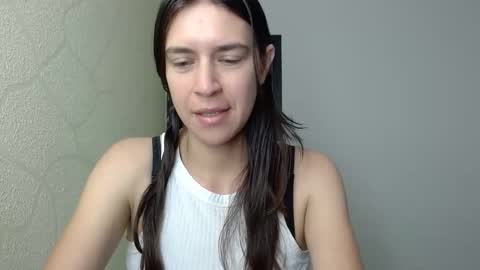 Snapshot of natutalcorps chatting on 10-28-25, 11:36 natutalcorps online show from 10-28-25, 11:36