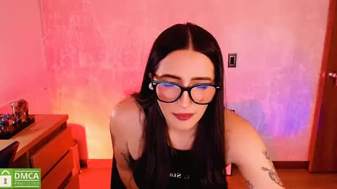 Snapshot of natval_ chatting on 12-19-24, 10:56 Natalia Valeria online show from 12-19-24, 10:56