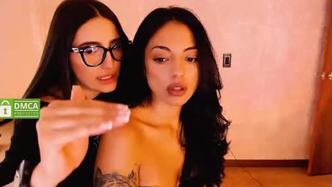 Snapshot of natval_ chatting on 01-20-25, 01:21 Natalia Valeria online show from 01-20-25, 01:21