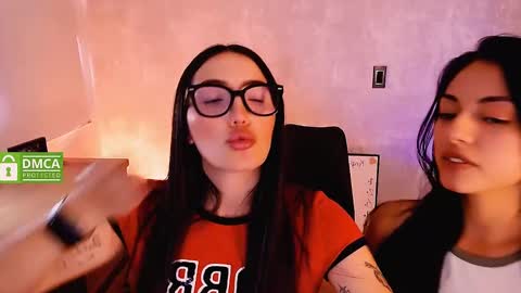 Snapshot of natval_ chatting on 01-22-25, 05:06 Natalia Valeria online show from 01-22-25, 05:06