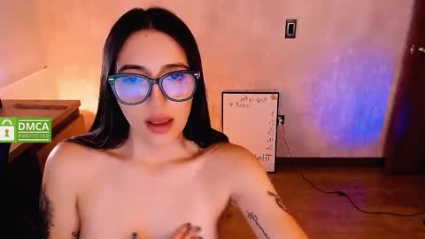 Snapshot of natval_ chatting on 02-11-25, 11:01 Natalia Valeria online show from 02-11-25, 11:01