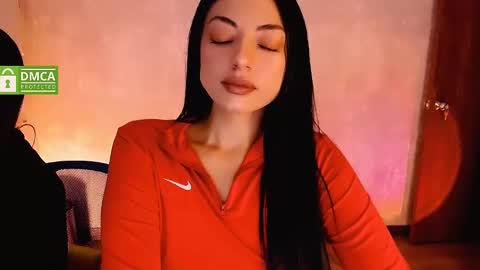 Snapshot of natval_ chatting on 02-15-25, 10:44 Natalia Valeria online show from 02-15-25, 10:44