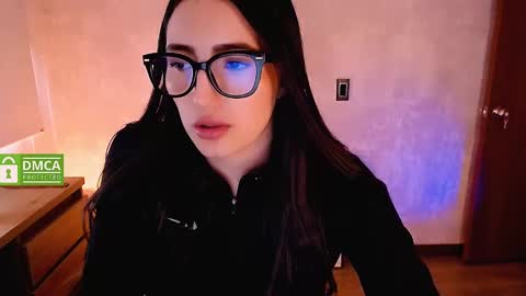Snapshot of natval_ chatting on 02-15-25, 04:56 Natalia Valeria online show from 02-15-25, 04:56