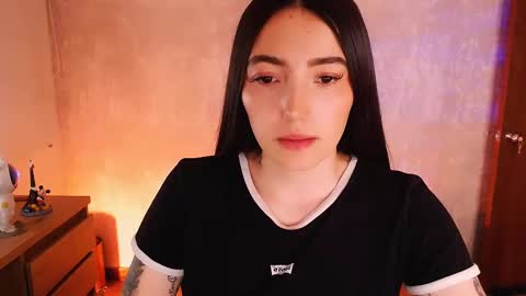 Snapshot of natval_ chatting on 10-02-25, 10:33 Natalia Valeria online show from 10-02-25, 10:33