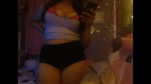 Snapshot of natxurall chatting on 02-25-26, 09:08 Amara rose online show from 02-25-26, 09:08