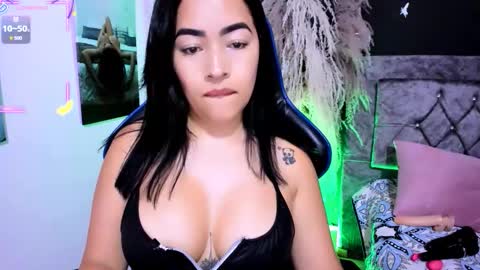 Snapshot of naty_07 chatting on 11-11-25, 09:37 Natalia online show from 11-11-25, 09:37
