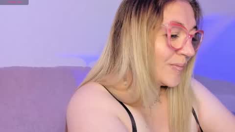 Snapshot of naty__mature_ chatting on 06-28-26, 12:05 Nataly online show from 06-28-26, 12:05