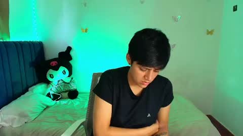 Snapshot of naty_lux19 chatting on 04-25-26, 05:21 Fernanda online show from 04-25-26, 05:21