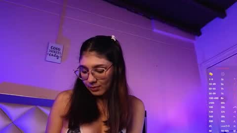 Naty Saenz online show from 10-21-25, 09:43