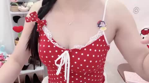 Snapshot of natycutiegirl chatting on 07-18-26, 02:27 Kiki online show from 07-18-26, 02:27