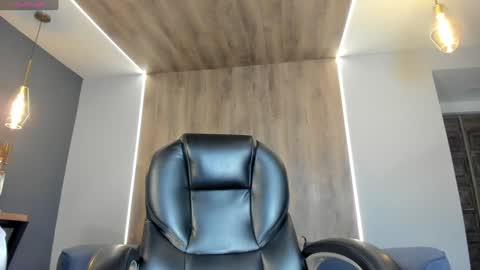 Snapshot of natyferrer chatting on 12-24-24, 10:44 Naty Ferrer online show from 12-24-24, 10:44