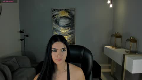 Snapshot of natyferrer chatting on 02-18-25, 10:49 Naty Ferrer online show from 02-18-25, 10:49