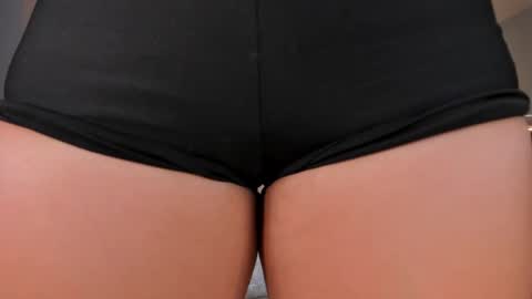 Snapshot of natyferrer chatting on 02-26-25, 05:07 Naty Ferrer online show from 02-26-25, 05:07