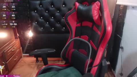 Snapshot of natykors_m_ chatting on 10-24-25, 10:17 Sofia IG Natykors08 online show from 10-24-25, 10:17