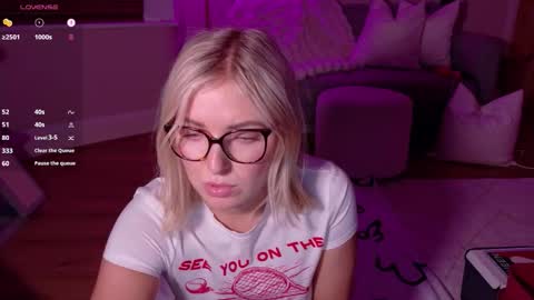 Snapshot of naughty__bex chatting on 02-10-26, 09:52 Bex currently on maternity leave online show from 02-10-26, 09:52