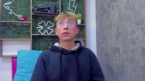 Christopher  Chris online show from 03-21-26, 12:10