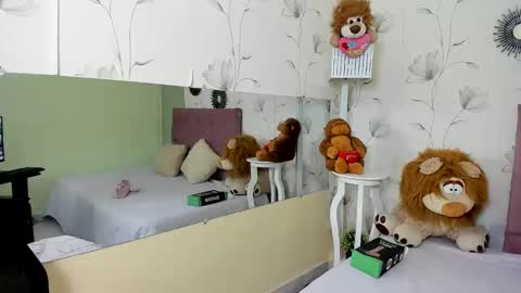 Zoe online show from 02-07-25, 07:27