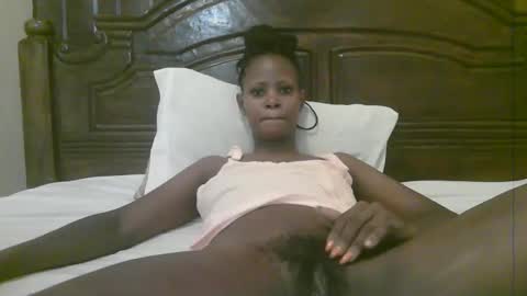 Snapshot of naughty_babe000 chatting on 01-16-26, 07:45 alisha online show from 01-16-26, 07:45