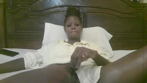 Snapshot of naughty_babe000 chatting on 03-16-26, 07:23 alisha online show from 03-16-26, 07:23