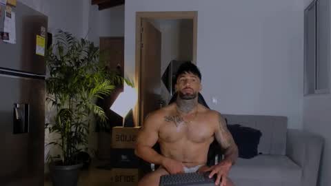 Snapshot of naughty_dominant chatting on 02-21-25, 06:07 Miller online show from 02-21-25, 06:07