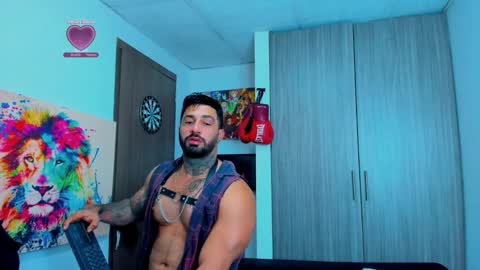 Snapshot of naughty_dominant chatting on 10-28-25, 12:14 Miller online show from 10-28-25, 12:14