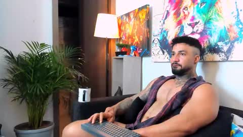 Snapshot of naughty_dominant chatting on 11-30-25, 09:02 Miller online show from 11-30-25, 09:02