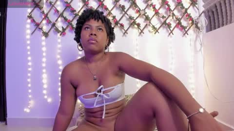 Snapshot of naughty_ebonyy chatting on 05-11-26, 07:58 SASHA online show from 05-11-26, 07:58