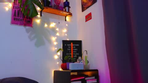 Em  please help me reach 100 thumbs up 3 online show from 01-21-25, 10:19