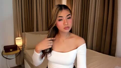 naughty_hunk_yuki online show from 12-05-25, 07:17