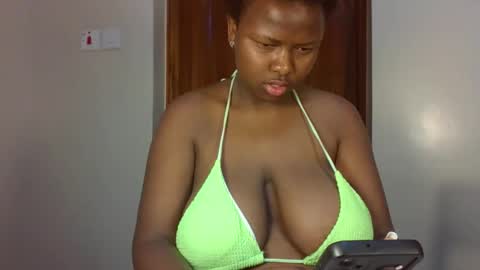 Snapshot of naughty_jazmine chatting on 09-29-25, 04:28 naughty_jazmine online show from 09-29-25, 04:28